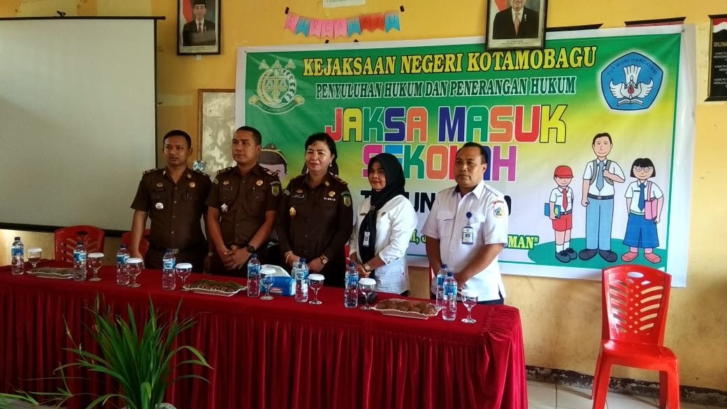 KEJARI KOTAMOBAGU, LAKSANAKAN JMS DI SMP NEGERI 2 KOTAMOBAGU
