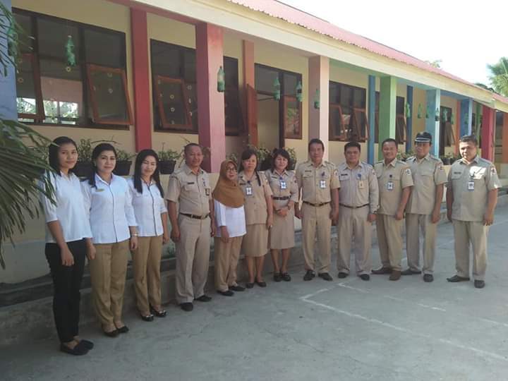 Grace Siwi, Plh. Kepsek SDN 3 Kopandakan